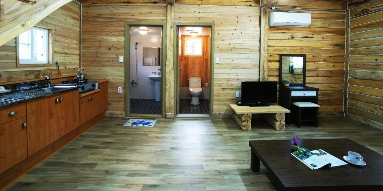Jeju Joa Log Pension Seogwipo Zewnętrze zdjęcie